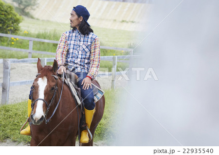 男性　乗馬 22935540