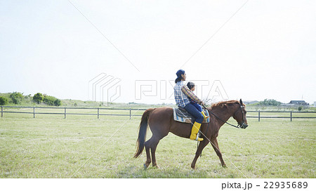 親子 乗馬 親子 乗馬 22935689