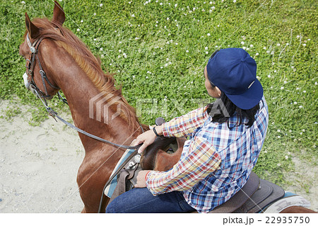 男性　乗馬 22935750