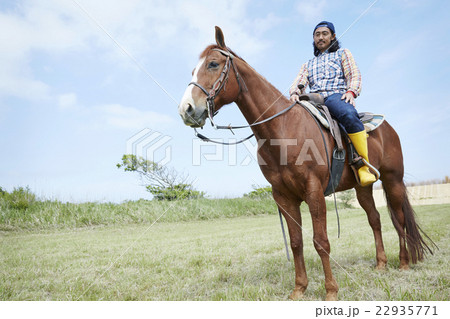 男性 乗馬 男性 乗馬 22935771