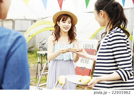 BBQパーティ 22935962