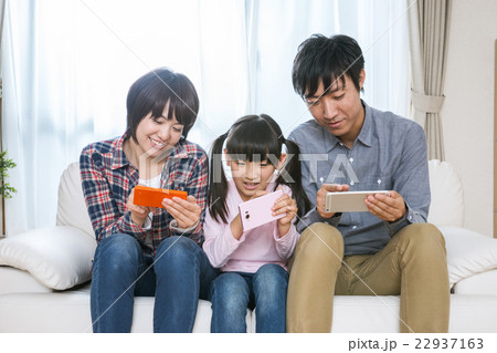 家族(スマートフォン) 家族(スマートフォン) 22937163