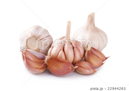 Fresh garlic isolated on white background Fresh garlic isolated on white background 22944263