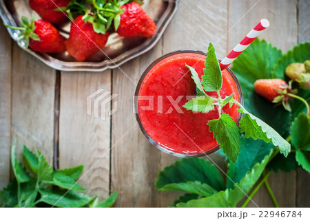 Glass Fresh Strawberry Smoothie Juice Fruits Mint Glass Fresh Strawberry Smoothie Juice Fruits Mint 22946784