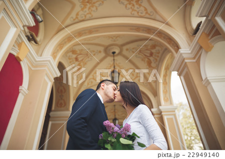 Luxury married wedding couple, bride and groom Luxury married wedding couple, bride and groom 22949140