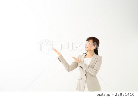 案内　ミドル女性 22951410