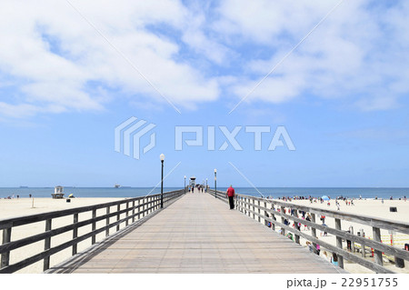 シールビーチの木造桟橋の朝 22951755