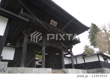 信州　諏訪の寺院　善光寺の山門　大隅流の矢崎玖右衛門の建築　長野善光寺の前に本尊が７年間とどまった寺 22954454