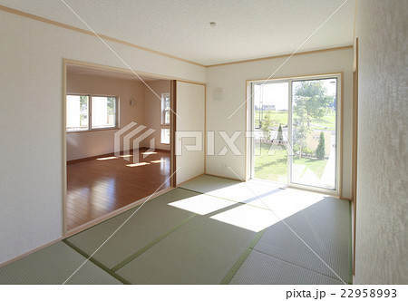住宅 1階 和室 奥にldk シンプル家具なし施工例 の写真素材