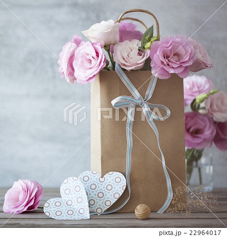 Love Vintage background with flowers and bow Love Vintage background with flowers and bow 22964017