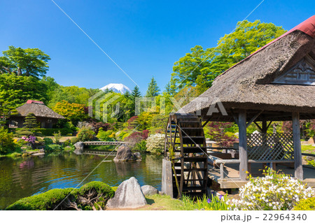 水車小屋と日本庭園 22964340