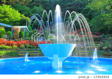 花巻温泉 バラ園の噴水の写真素材