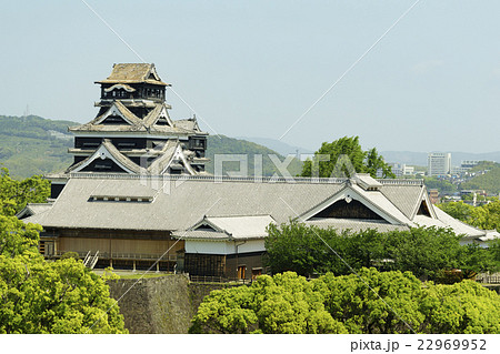 2016年熊本地震で被災した熊本城。石垣,櫓,天守閣に甚大な被害を受け公開中止閉鎖 22969952