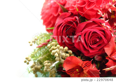 赤い薔薇の花束 22970648