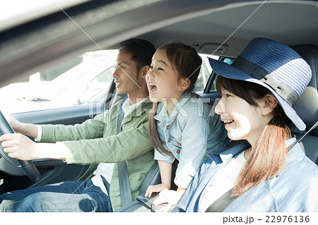 家族3人ドライブの写真素材