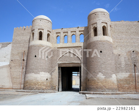 ウズベキスタンの世界遺産ヒヴァのイチャン・カラにあるタシュ・ダルヴァザ（南門） 22982161