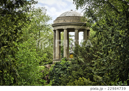 Woerlitzer Park, Venus Temple behind trees Woerlitzer Park, Venus Temple behind trees 22984739