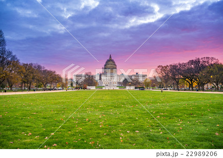 Sunrise over United States Capitol 22989206