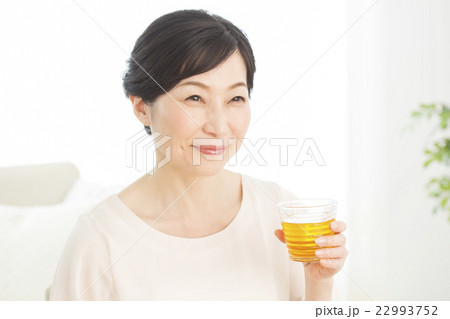 ミドル女性 22993752