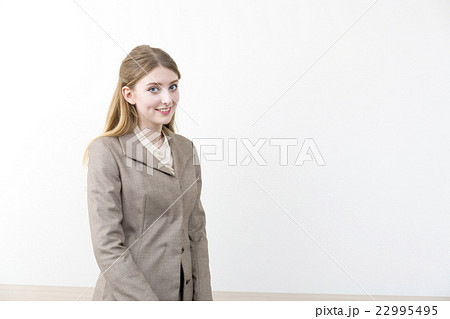 スーツの外国人女性の写真素材