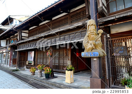 彫刻の町　富山県伊波の街並み 22995853