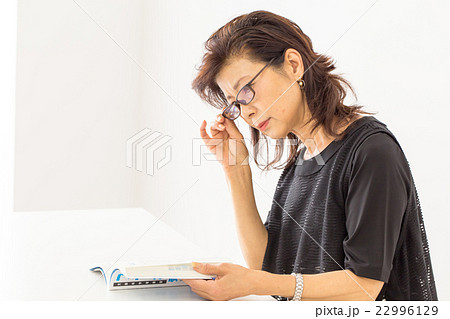 目の疲れ 22996129