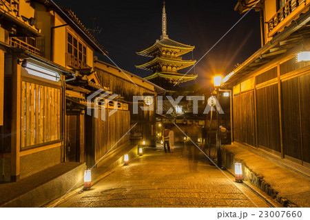 夜の八坂の塔2 23007660