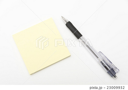 付箋紙とボールペン 23009932
