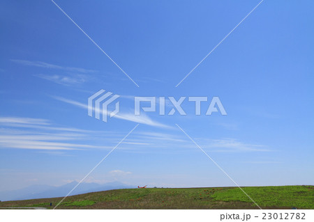 ビーナスライン　霧ヶ峰の空 23012782