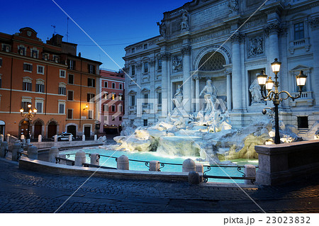 Trevi fountain, Rome 23023832
