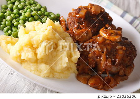 Salisbury steak with mashed potatoes 23026206