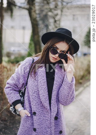 beautiful young model 23029017