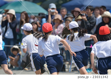 小学校の運動会 徒競走 小学校の運動会 徒競走 23031342