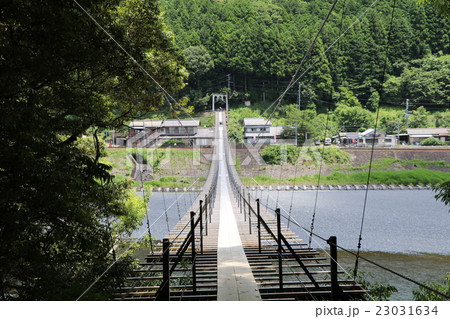 静岡県 大井川の 恋金橋 塩郷の釣り橋の写真素材 23031634 Pixta