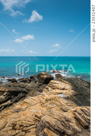 Island paradise 23032407