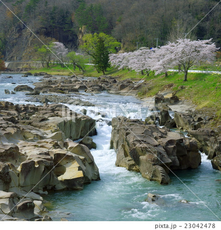 春の厳美渓(岩手県一関市) 春の厳美渓(岩手県一関市) 23042478