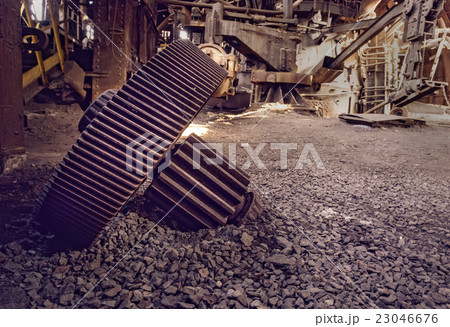 Old mechanism detail in blast furnace workshop 23046676