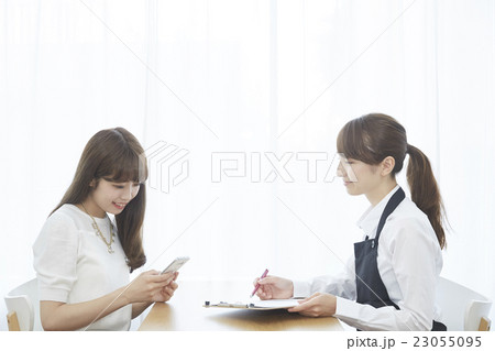 美容サロン カウンセリング 23055095