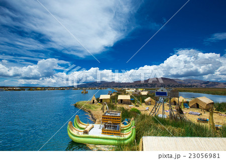 Totora boat on the Titicaca lake near Puno, Peru 23056981