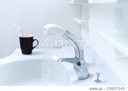 節水　水不足　水道 23057143