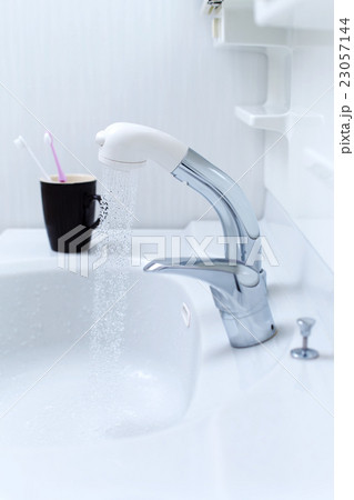 節水　水不足　水道 23057144