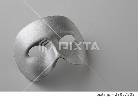 銀色の仮面 23057905