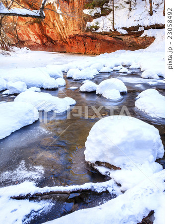 Oak Creek in winter Oak Creek in winter 23058492