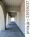 レンガの通路 23059237