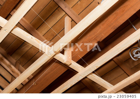 室内リフォームイメージ　天井下地作り 23059405
