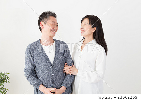 仲良し夫婦 23062269