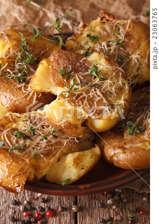 Australian new crash hot potatoes  23063765