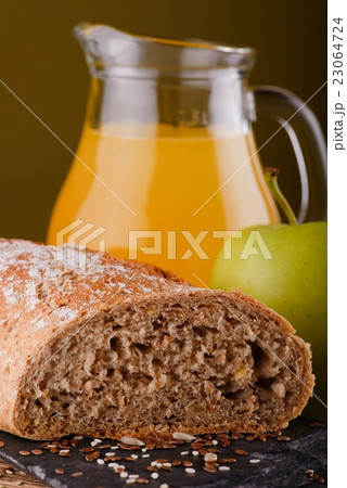 Wholewheat bread with apple and juice Wholewheat bread with apple and juice 23064724