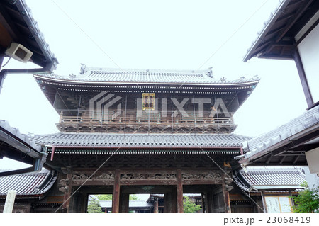 真宗大谷派大通寺 山門 真宗大谷派大通寺 山門 23068419