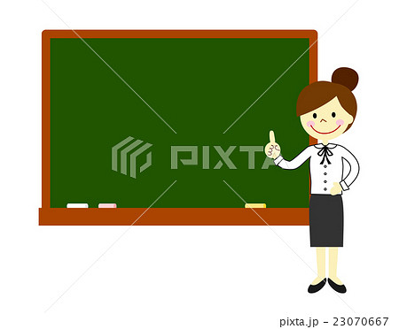 説明する女性　黒板 23070667